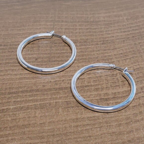 ROBERT LEE MORRIS SilverTone Classic Hoop Earrings Bestseller Gift Idea - Picture 3 of 3